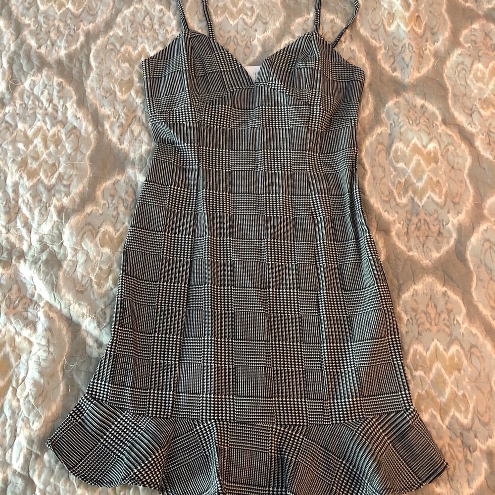 Forever 21 Houndstooth Ruffle Bottom Dress